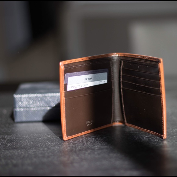 NEW PRADA TABACCO FLUME LEATHER METAL LOGO WALLET - Picture 5 of 7